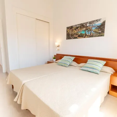 Aparthotel Ciudad Laurel 3*